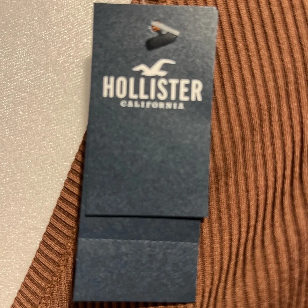 Hollister NWT women's top -Size Small - Picture 6 of 7
